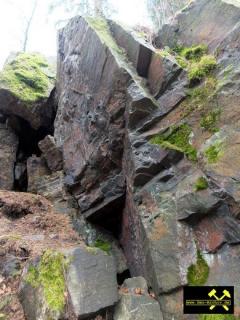 Quarzitklippen am Gipfel des Hirschenstein bei Hartmannsdorf nahe Kirchberg im Erzgebirge, Sachsen, (D) (1).JPG